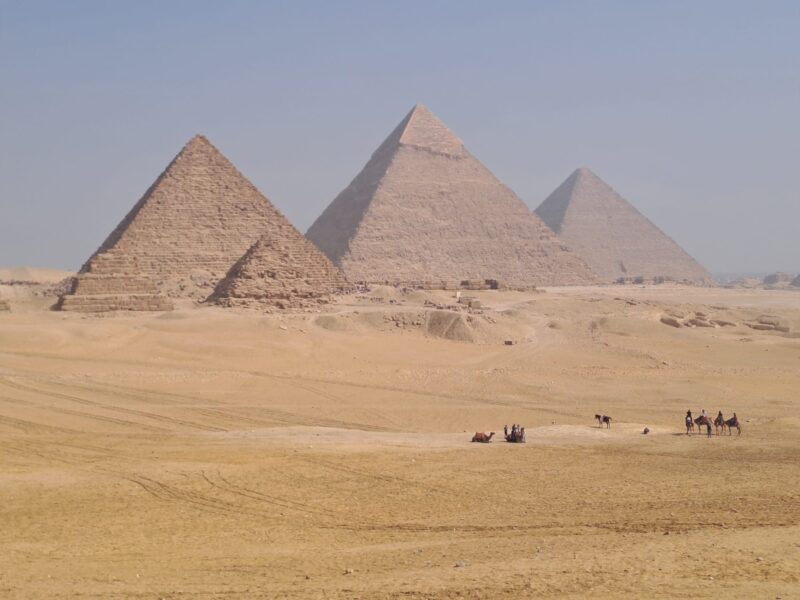 les pyramides du Caire