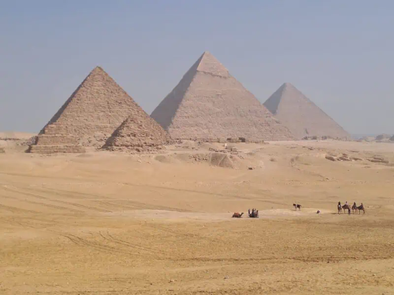 les pyramides du Caire