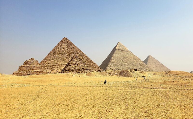 les pyramides de Gizeh