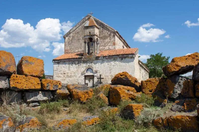 petite église en Géorgie