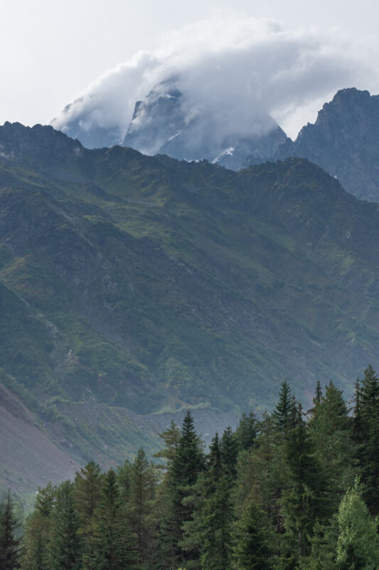 La randonnée vers le glacier Chalaadi