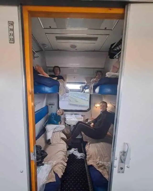 voyager en train en Ouzbékistan