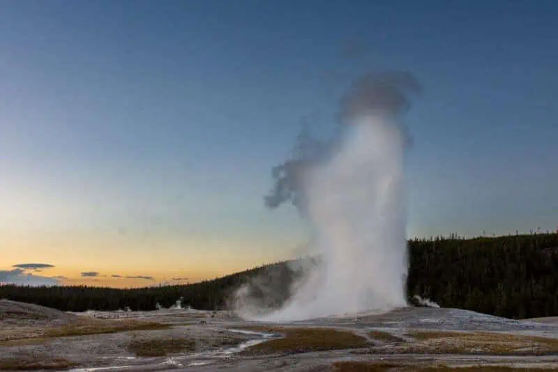 old faithful à yellowstone